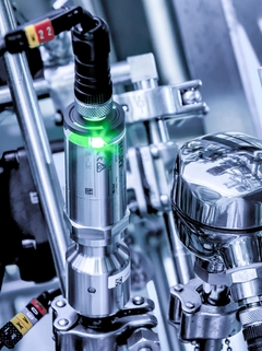 Green status LED of the sanitary RTD probe TrustSens TM371